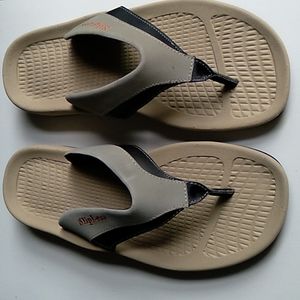 NWOT SLIPLESS SANDALS, TAN/BLACK